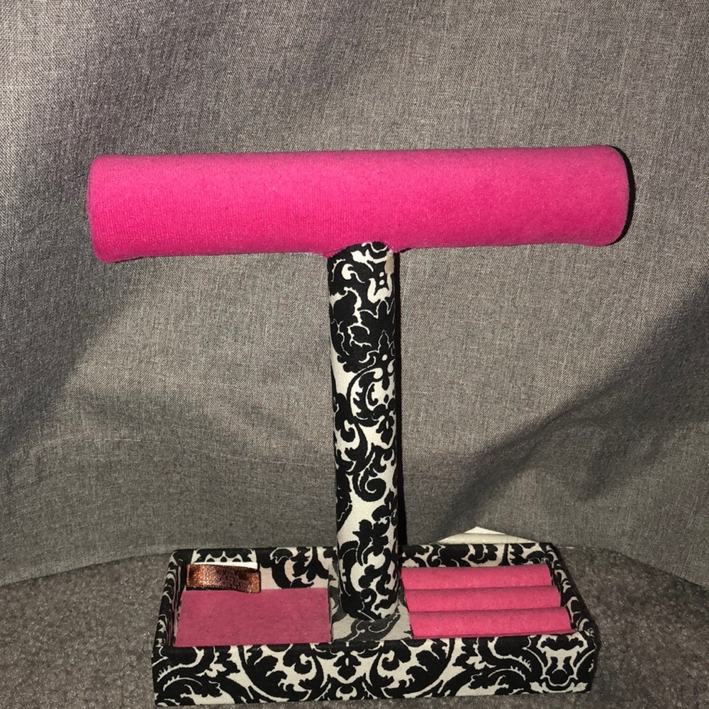 Velvet t-bar jewelry holder